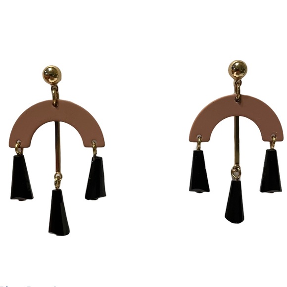 gold tone mauve rainbow half  chandelier earrings - Picture 1 of 5